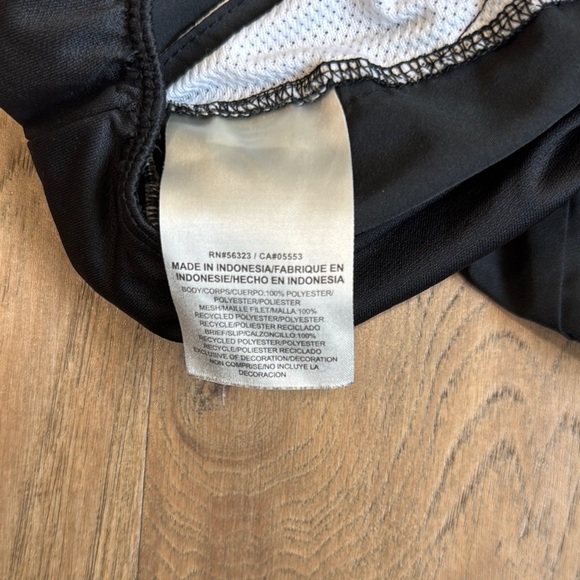 Nike Black and White Athletic Shorts Lightweight Design Size Small - Picture 4 of 5